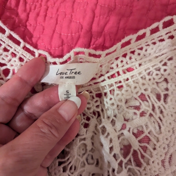 Beautiful crochet top Love Tree size small - Picture 4 of 4